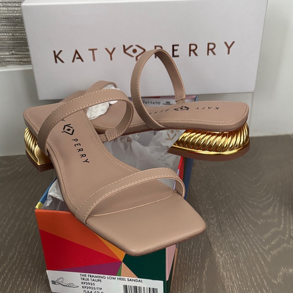 New in Box Katy Perry The Frame Low Heel Sandal sz 5 Taupe Beige